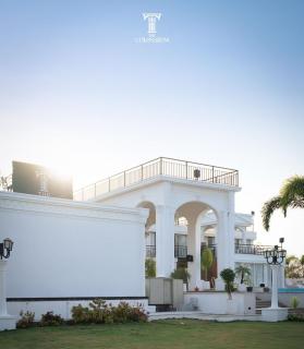 The colosseum staycation - 7