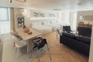 Ravenna-pickup service 1 minute from deoksugung Palace 5 minutes from cheonggyecheon 10 minutes from namdaemun kids welcome free luggage storage - 0
