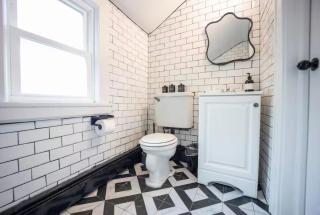 Bright 1-Bedroom Loft in Converted Garage with Private Entrance - 1