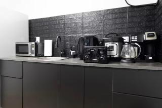 Bright 1-Bedroom Loft in Converted Garage with Private Entrance - 6