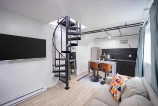 Bright 1-Bedroom Loft in Converted Garage with Private Entrance - 9