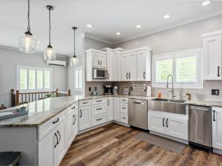 Luxury Lake House Living with Kayaks and Paddle Boat - 9