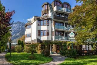 AMBER HOTEL Bavaria - 9