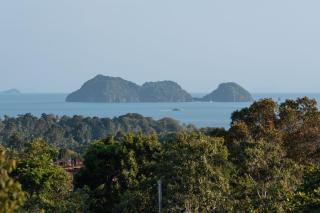 New Luxury 4BR Villa with Seaview - 8