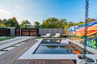 Bach & Bubbly House - 5BR, Pool, Gym & Glam Room - 7