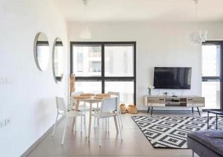 Oַ&O Group- Luxury Apt Tower Best Sea View Bat Yam - 1