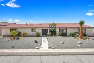 Mountain View Oasis - Private Pool, Game Room & Fire Pit Overlooking Coachella Valley - 5