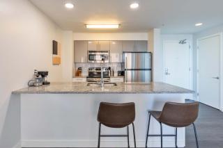 Modern Harbor Front Apartment - 5