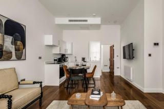 Elegant Kensington Apartment - 8