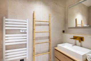 Bright and Cozy Duplex for 4 near Bastille - 2