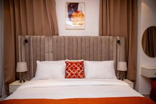 WHITNEY LUXURY APARTMENTs - 3