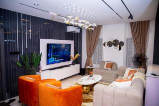 WHITNEY LUXURY APARTMENTs - 0