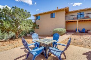 2 Mi to Uptown Sedona Home with Hot Tub and Fire Pit! - 9