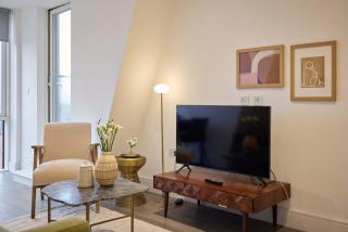 Streatham Hill Modern Flat with Balcony - 3