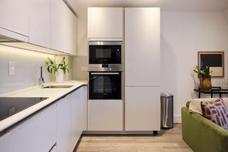 Streatham Hill Modern Flat with Balcony - 1