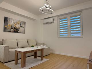 S Lux Center Suites - 8