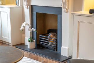 Designer 6-Bed Putney Home with AC - Londres - 3