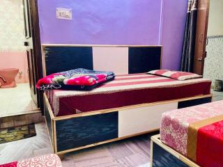 Hotel Family Stay Near Shivmurti Chowk - A Group Hotel Of Ganga - 2