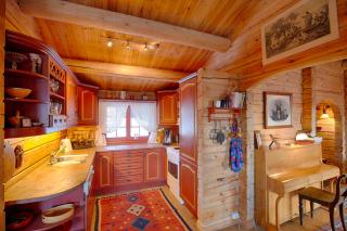 Timber Cabin With Mountain View - 5