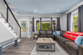 Rink Side Retreat - 6