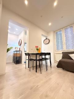 Suite just a few steps from the Station, Aquarium, and Rolli - 5