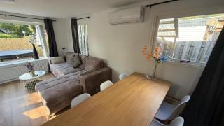 Spa Chalet Veluwe Wellness with Private HOTTUB and SAUNA - Family Holiday House with Fenced Garden - Veluwe Holiday Putten - 2