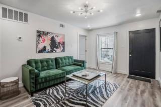 The Barbee 101 - Plush Corner at The Barbee - 0