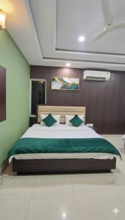 Hotel Elegance Udaipur - 1