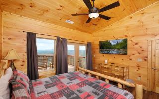 Eagles View 2.0 - Gorgeous Mountain Views, Hot Tub, Pool Table, + Games! - 5