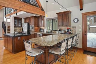 8 Mt Baker Home with Hot Tub - 5