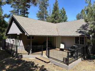 13 Ollalie Home with 2 Car Garage - 7