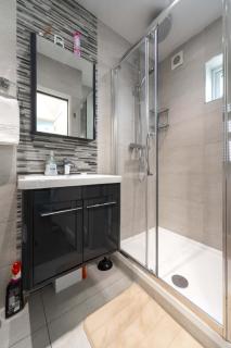 Spacious 2 Bedroom House in Kingsbury NW London - 6