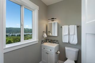 Eagles Bluff 1BR Suite of Kalama Oaks Lodge - 3