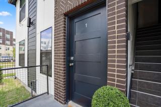 The Barbee 161 - Full Courtyard View At The Barbee - 1