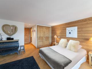 Appartement skis aux pieds à Courchevel avec balcon et parking - FR-1-564-26 - 1