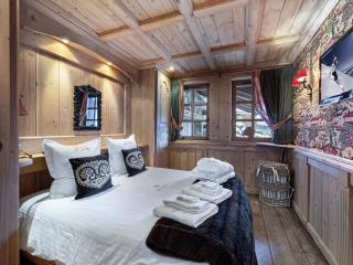 Chalet montagnard à Rochebrune avec jacuzzi, sauna, 6 chambres, proche des pistes, accueil 12 pers - FR-1-569-37 - 1