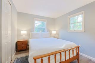 Stay On The Cape Vacation Rentals Cape Cod Getaway Near Beaches & Bike Trail - 5