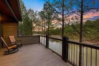 Waterside Retreat Hot Tub Kayaks EV Charger - 8