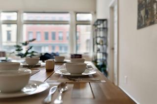 Hip Dtwn Apt With Arcade And Gym - 3