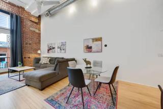 Loft Retreat - King Bed&Balcony - Pet-Friendly 30 - 2