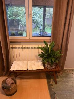 Prostran moderan apartman110 kvadrata u centru- 2 spavaće sobe, parking u dvoristu - 1