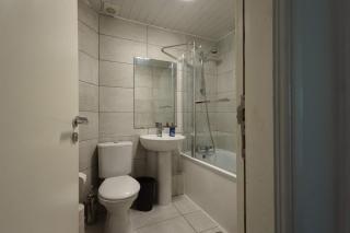 Bright 3-Bed Flat by University & City Centre - 5