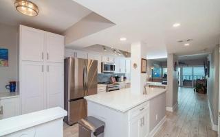 Oceanfront Two Bedroom Condo with Panoramic Views - 5