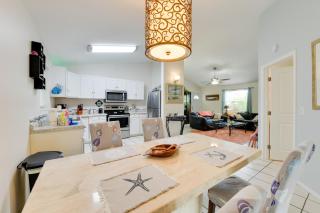 Couples Getaway Near Historic Downtown Venice! - 2