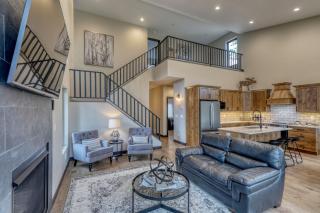 Shadow Pines Lodge - 7