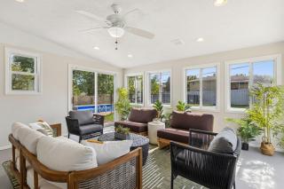 Ultimate Group Escape Heated Pool - 12 Guests - 7