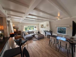 Boshuis Bubbels Wellness Chalet with Private HOTTUB and SAUNA - Super Holiday House with Huge Garden and Private Parking Space - Veluwe Holiday Voorthuizen - 2