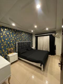 Sweet Stay At Luxe Apartments - 5
