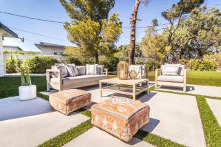 Iconic Sleeps 14 in Style Poolside Spa - 7