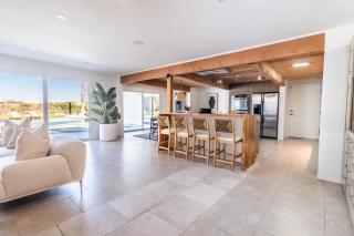 Iconic Sleeps 14 in Style Poolside Spa - Palm Springs - 1